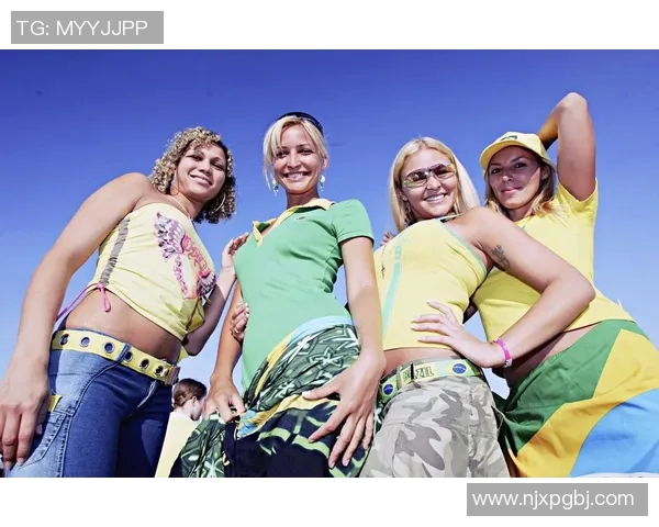 聚焦拜仁球星卡足球收藏热潮探索球迷文化与竞技激情魅力