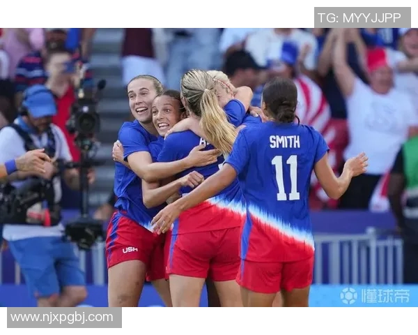 美国女足球星崛起之路 揭示她们背后的努力与成就